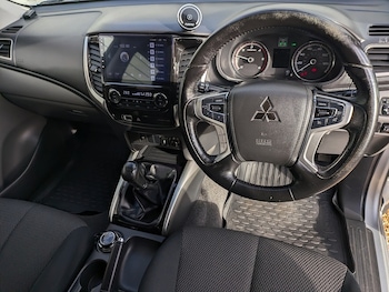 Used Mitsubishi L200 2017 for sale - 76618290: Photo