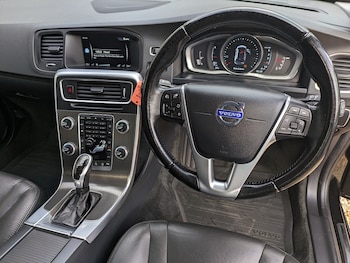 Used Volvo V60 2014 for sale - 75897266: Photo