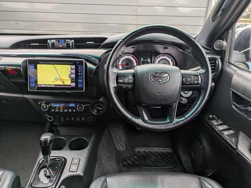 Used Toyota Hilux 2018 for sale - 77283736: Photo 2