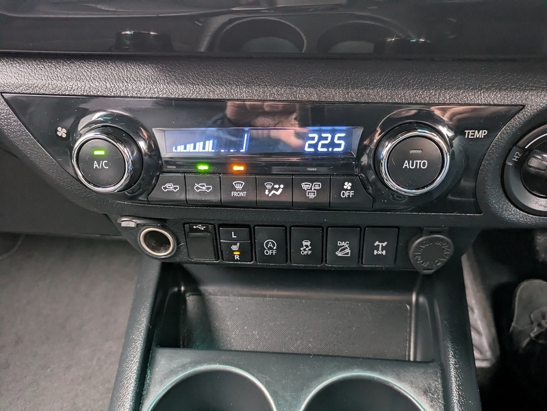 Used Toyota Hilux 2018 for sale - 77283736: Photo 23