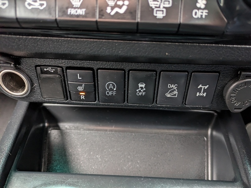 Used Toyota Hilux 2018 for sale - 77283736: Photo 24