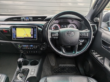 Used Toyota Hilux 2018 for sale - 77283736: Photo