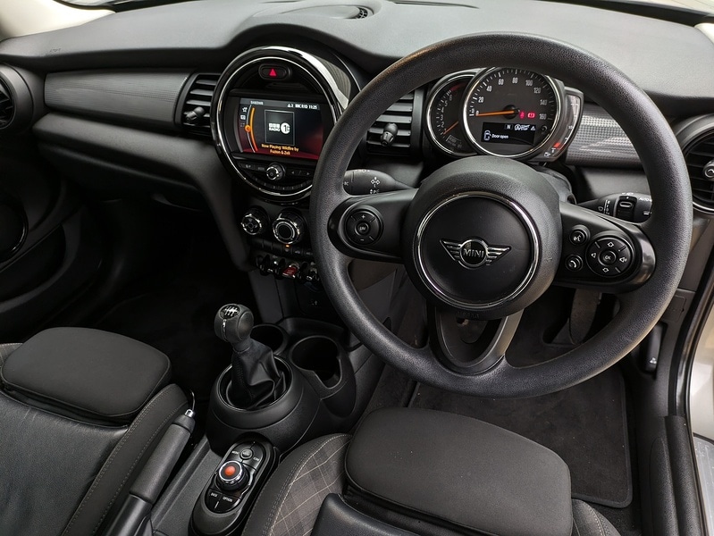 Used MINI Hatch 2019 for sale - 77677088: Photo 2