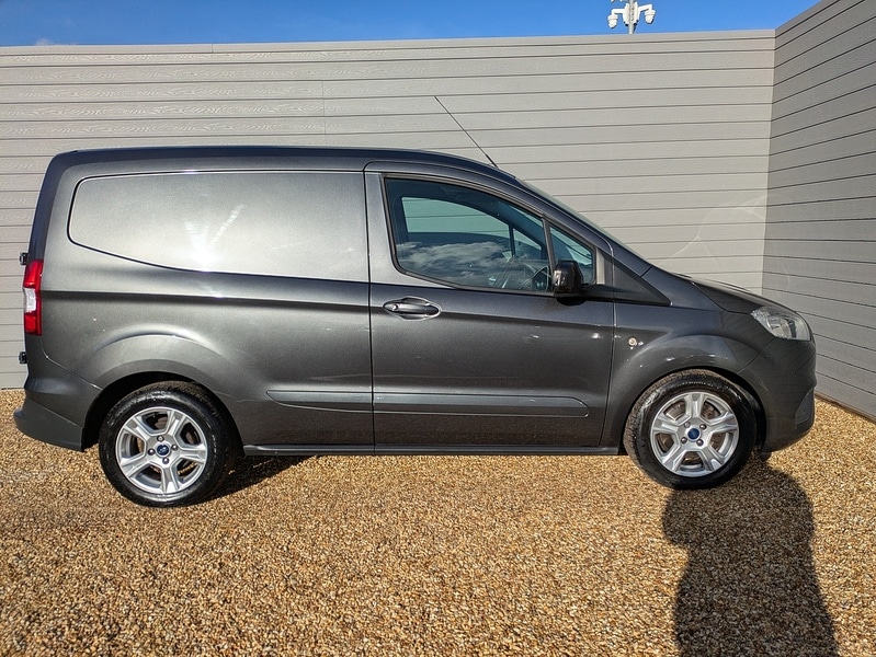 Used Ford Transit Courier 2018 for sale - 76566267: Photo 5