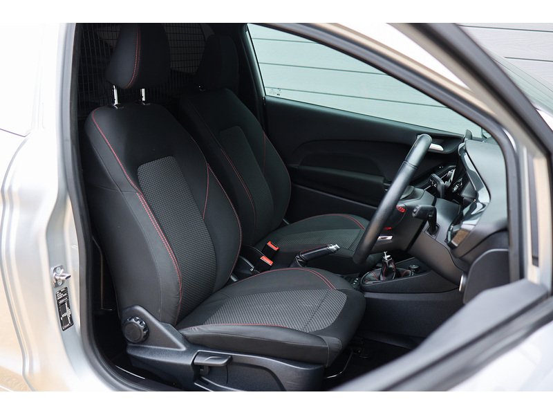 Used Ford Fiesta Van 2020 for sale - 77990097: Photo 17