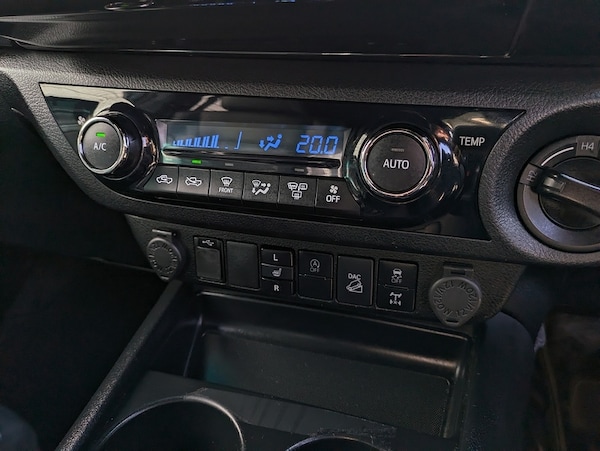 Used Toyota Hilux 2021 for sale - 76114916: Photo 13
