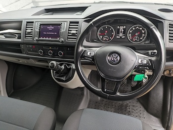 Used Volkswagen Transporter 2019 for sale - 76320163: Photo 2
