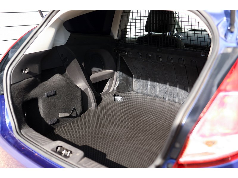 Used Ford Fiesta Van 2017 for sale - 78083622: Photo 14