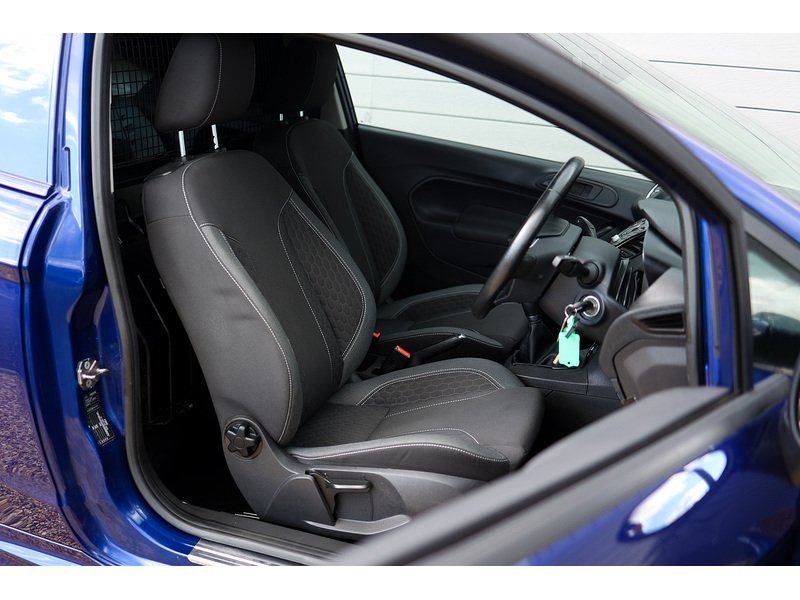 Used Ford Fiesta Van 2017 for sale - 78083622: Photo 18