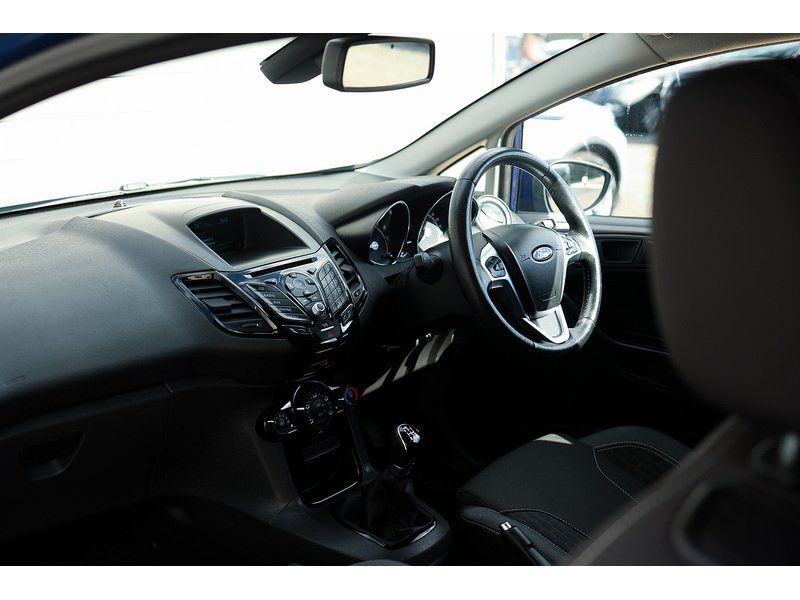 Used Ford Fiesta Van 2017 for sale - 78083622: Photo 2