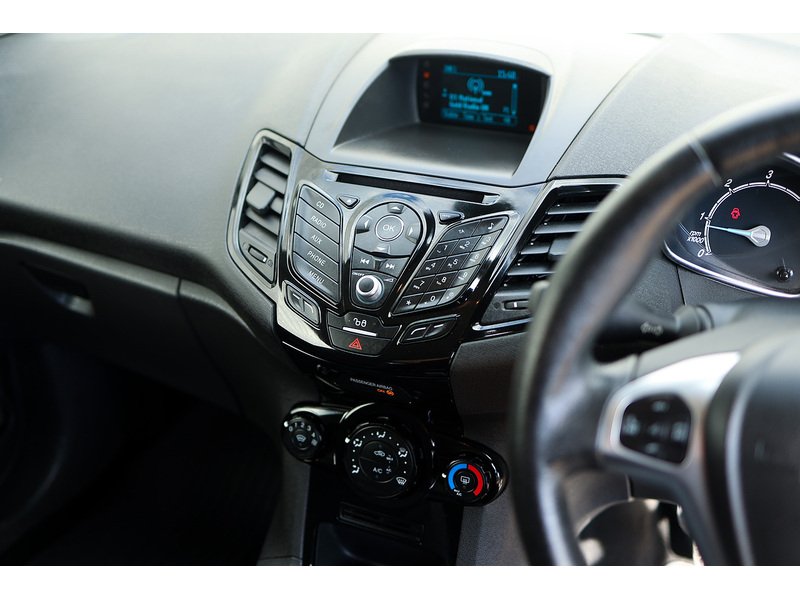 Used Ford Fiesta Van 2017 for sale - 78083622: Photo 24