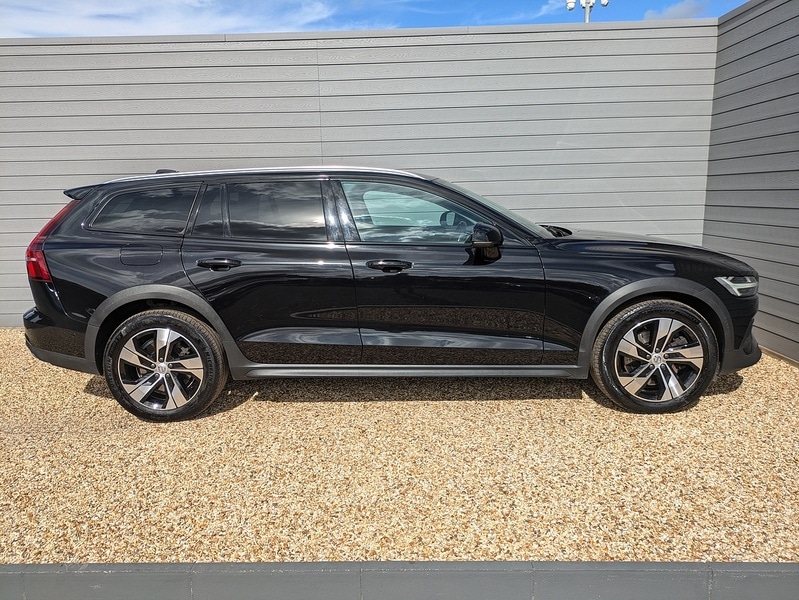 Used Volvo V60 2020 for sale - 77272329: Photo 6
