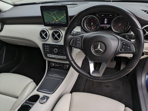 Used Mercedes-Benz A-Class 2017 for sale - 76224110: Photo 2