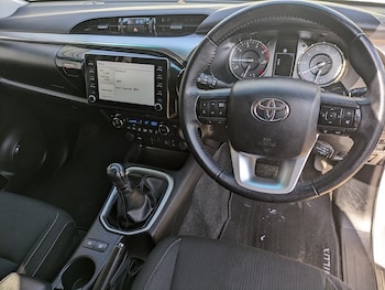 Used Toyota Hilux 2021 for sale - 75556836: Photo