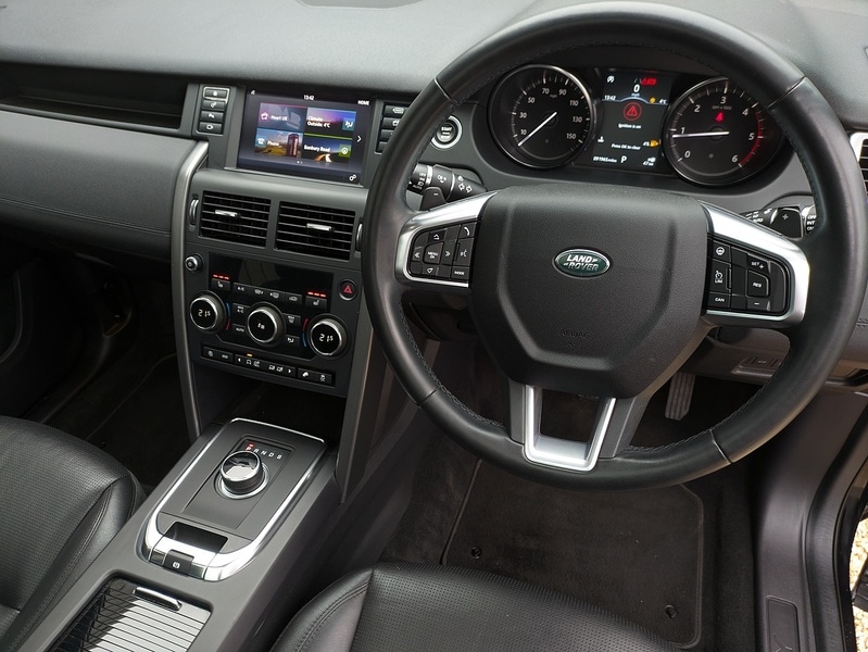 Used Land Rover Discovery Sport 2018 for sale - 77744329: Photo 15