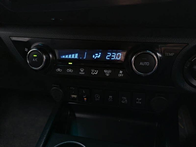 Used Toyota Hilux 2018 for sale - 76477905: Photo 13