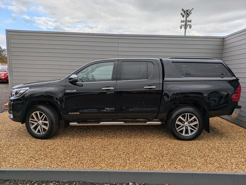 Used Toyota Hilux 2018 for sale - 76477905: Photo 6