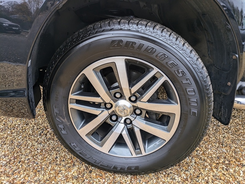 Used Toyota Hilux 2018 for sale - 76477905: Photo 9