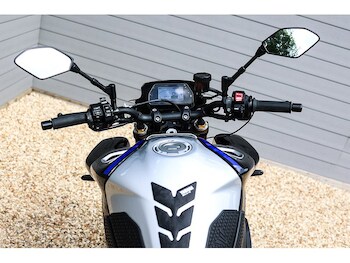 Used Yamaha MT-10 undefined for sale - bike-78722669: Photo