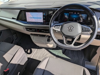 Used Volkswagen Multivan 2022 for sale - 76036686: Photo 2