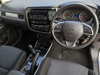 Used Mitsubishi Outlander 2017 for sale - 75936649: Photo