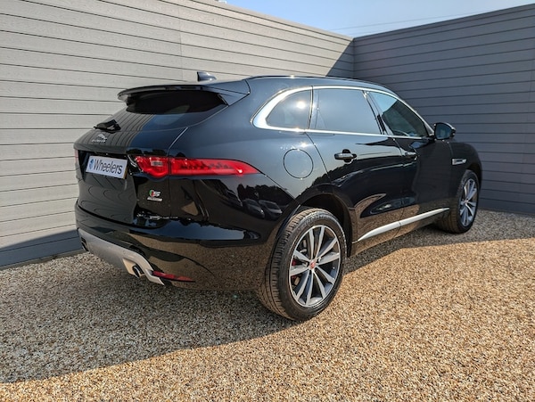 Used Jaguar F-Pace 2017 for sale - 75620107: Photo 3