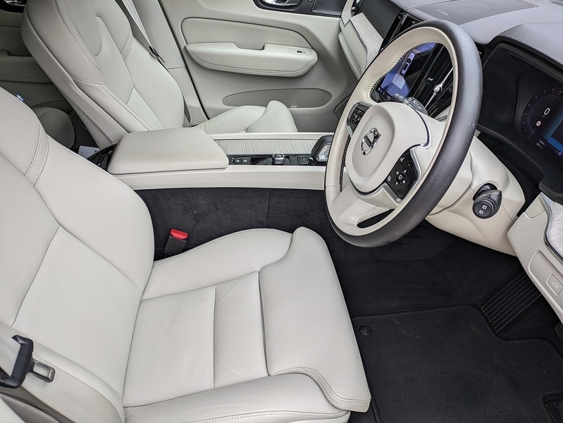 Used Volvo XC60 2023 for sale - 76392260: Photo 10