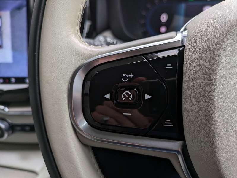 Used Volvo XC60 2023 for sale - 76392260: Photo 18