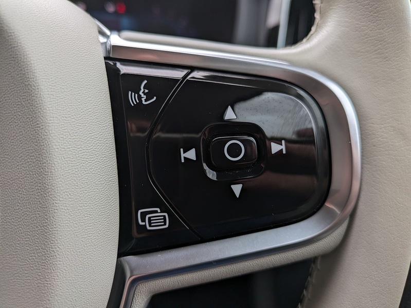 Used Volvo XC60 2023 for sale - 76392260: Photo 19