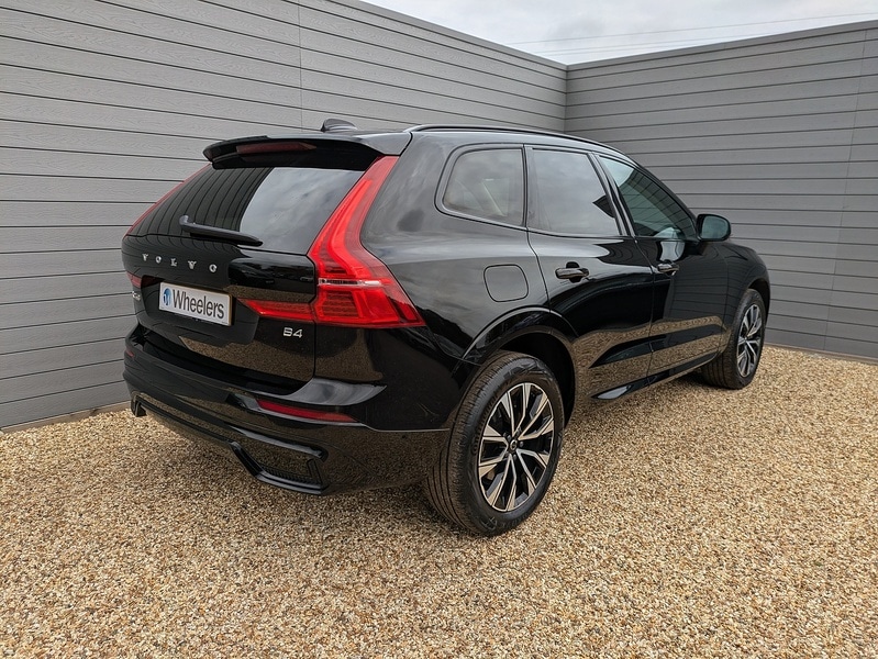 Used Volvo XC60 2023 for sale - 76392260: Photo 3