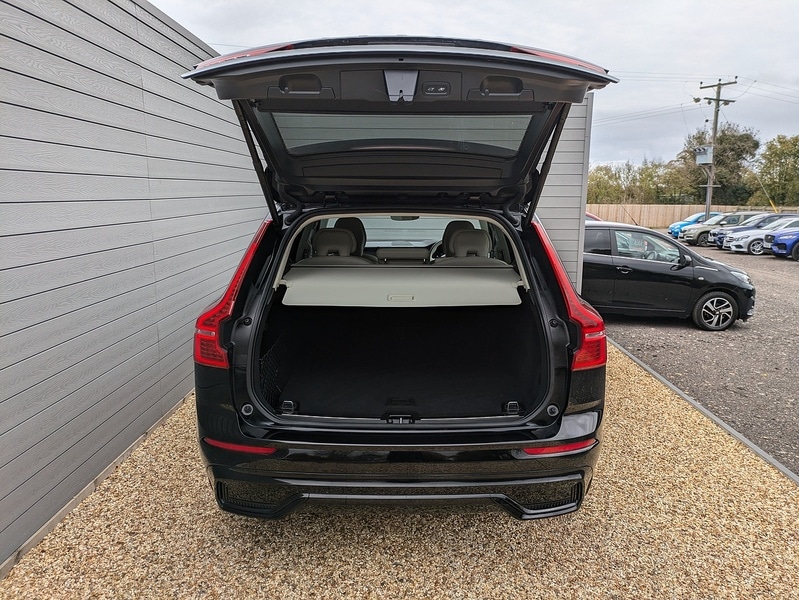 Used Volvo XC60 2023 for sale - 76392260: Photo 8