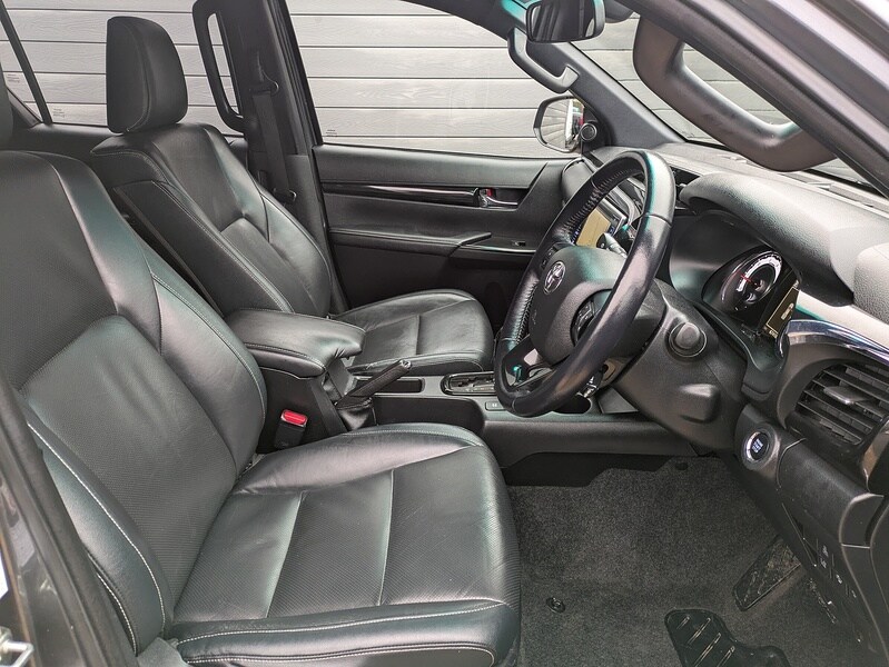 Used Toyota Hilux 2018 for sale - 77502634: Photo 19