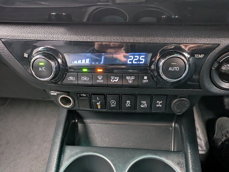 Used Toyota Hilux 2018 for sale - 77502634: Photo 22