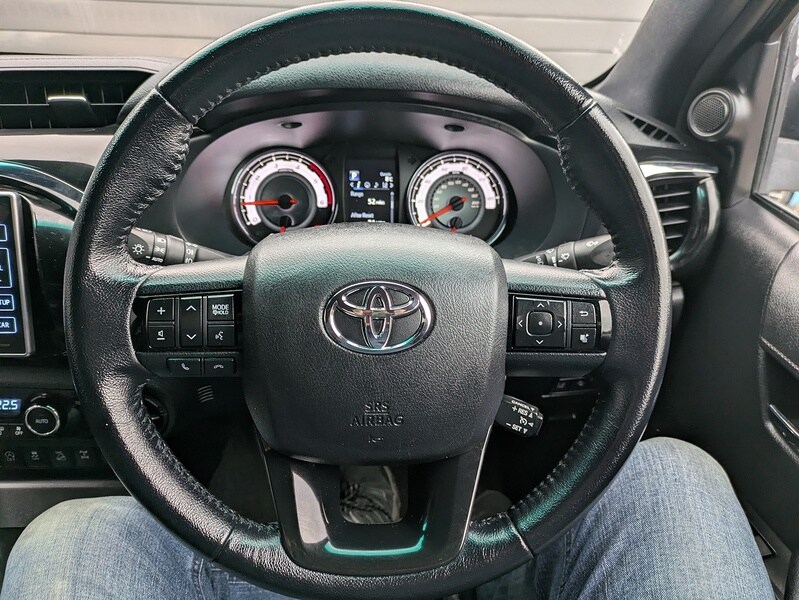 Used Toyota Hilux 2018 for sale - 77502634: Photo 30