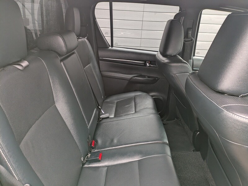 Used Toyota Hilux 2018 for sale - 77502634: Photo 34