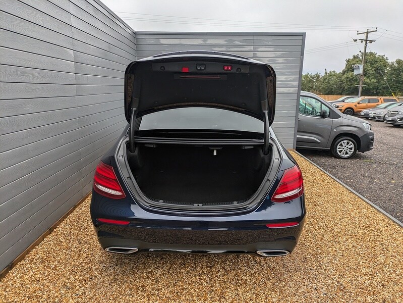 Used Mercedes-Benz E-Class 2020 for sale - 75983109: Photo 8