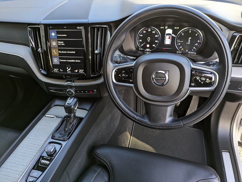 Used Volvo XC60 2018 for sale - 76396520: Photo 2