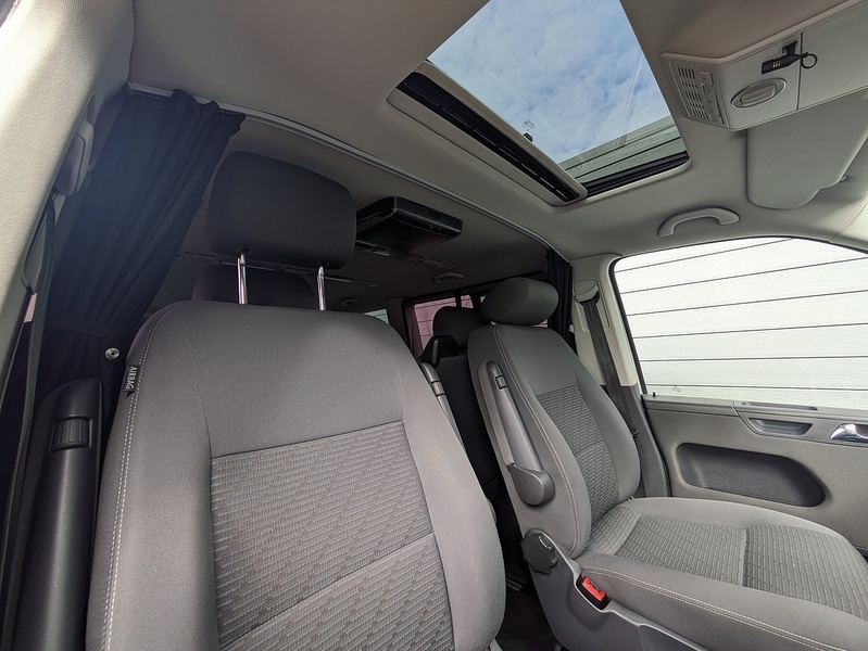 Used Volkswagen Caravelle 2015 for sale - 76392257: Photo 10