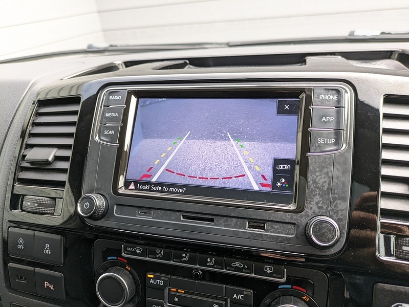 Used Volkswagen Caravelle 2015 for sale - 76392257: Photo 17