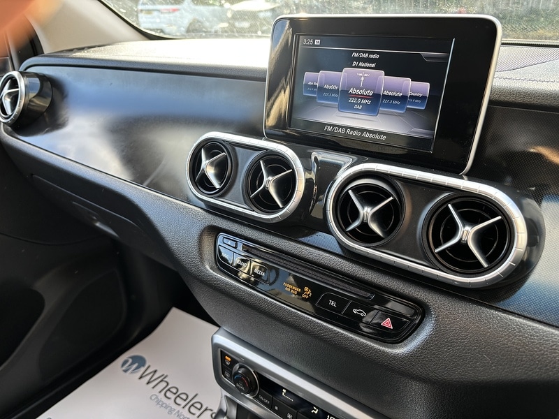 Used Mercedes-Benz X Class 2019 for sale - 76364416: Photo 11