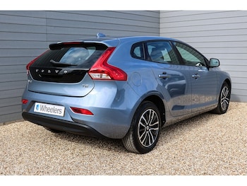 Used Volvo V40 2017 for sale - 78488378: Photo