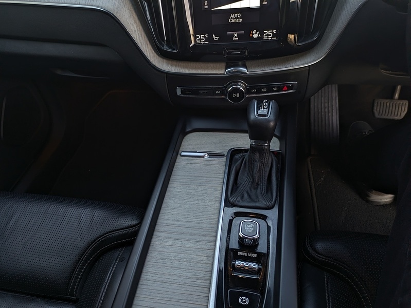 Used Volvo XC60 2017 for sale - 76643057: Photo 11