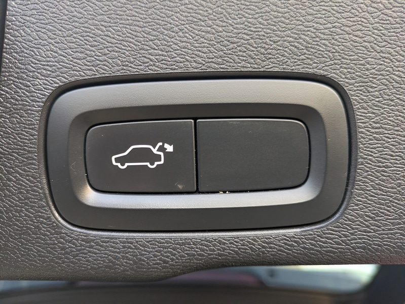 Used Volvo XC60 2017 for sale - 76643057: Photo 20