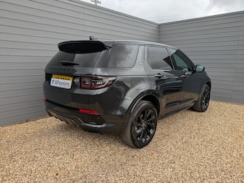 Used Land Rover Discovery Sport 2023 for sale - 75761355: Photo