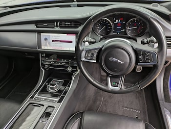 Used Jaguar XF 2020 for sale - 75749637: Photo