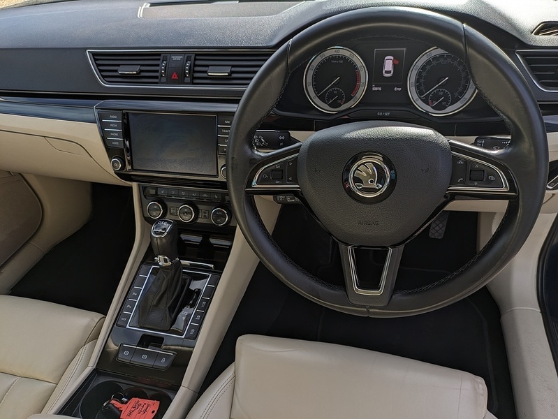 Used Skoda Superb 2017 for sale - 76341113: Photo 2