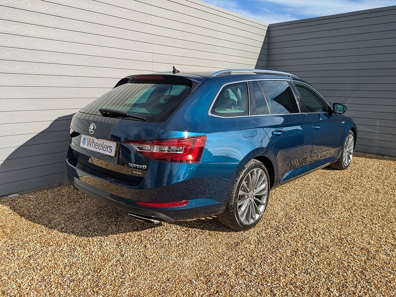 Used Skoda Superb 2017 for sale - 76341113: Photo 3