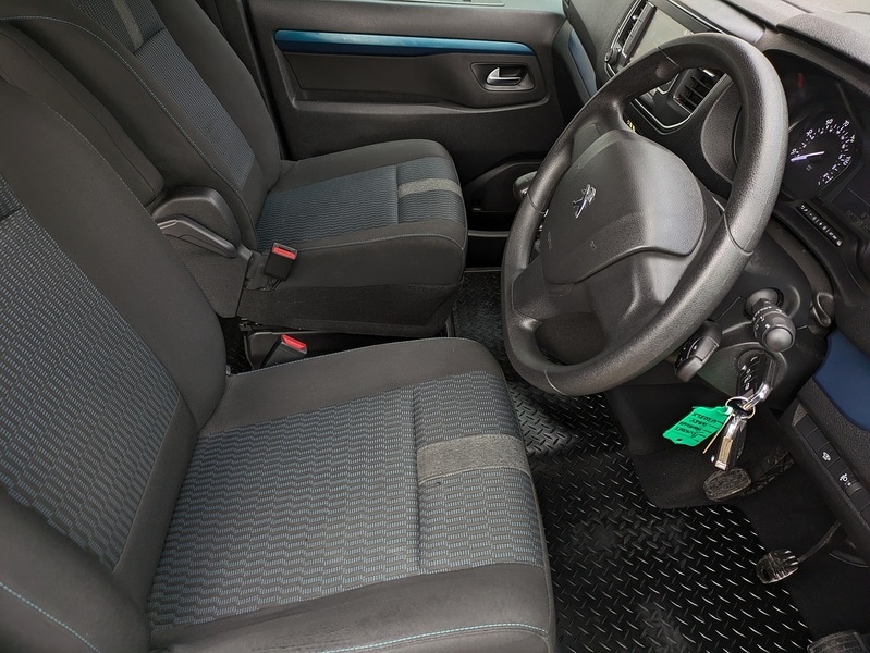 Used Peugeot Traveller 2020 for sale - 76725145: Photo 10