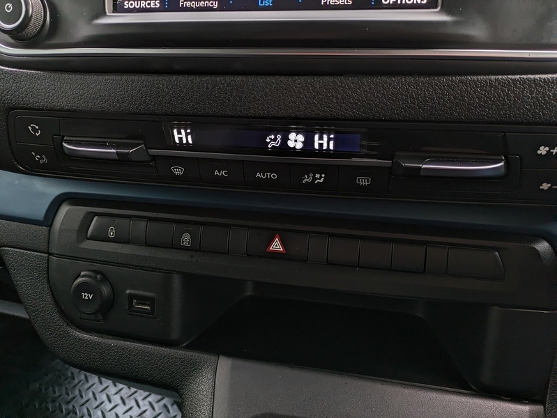 Used Peugeot Traveller 2020 for sale - 76725145: Photo 13