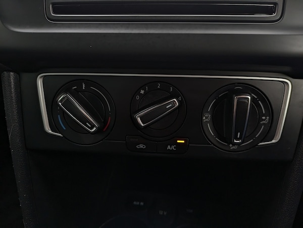 Used Volkswagen Polo 2016 for sale - 76323773: Photo 13
